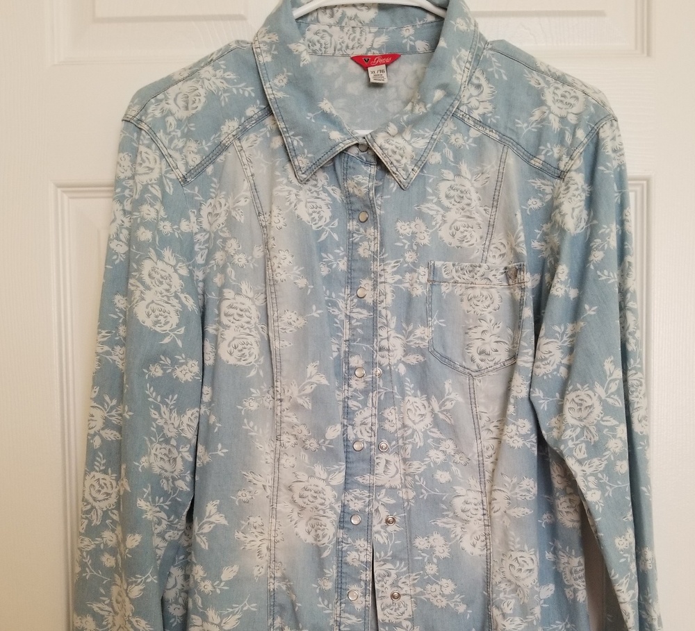GUESS brand button up